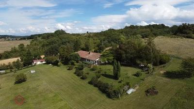 Maison de campagne - 180 m² - 4 pièces