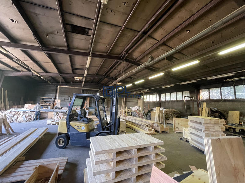 Terrain commercial - 6 800 m²