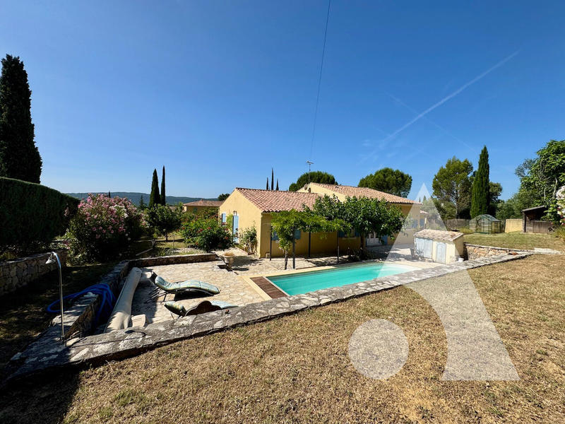 Maison - 247 m² - 7 pièces