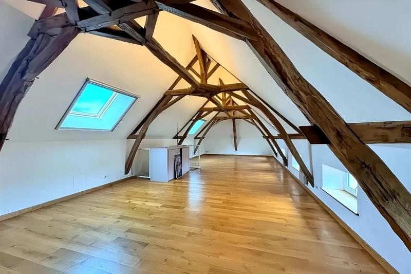 Demeure - 234 m² - 7 pièces