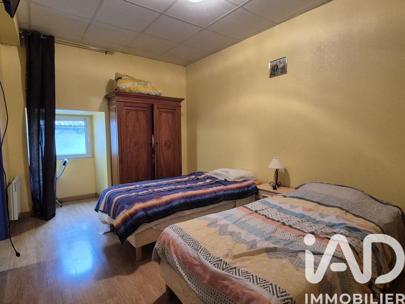 Maison - 280 m² - 9 pièces