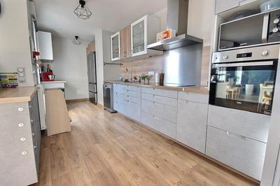 Appartement - 92 m² - 5 pièces