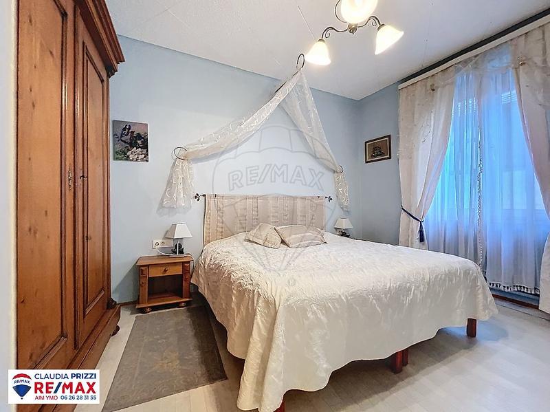 Maison - 428 m² - 19 pièces