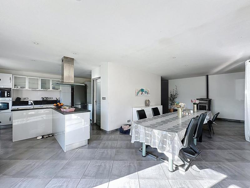 Local commercial - 8 pièces