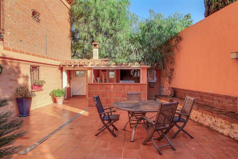 Maison de maîtres - 305 m² - 12 pièces