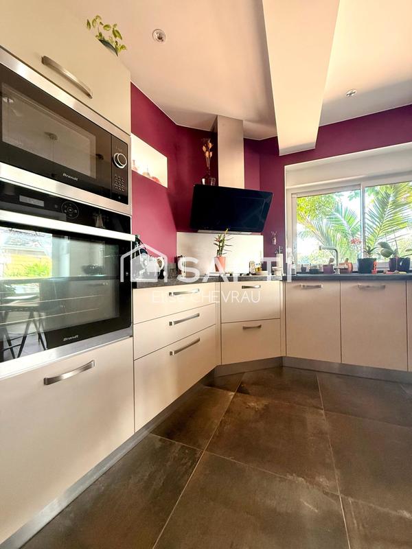 Maison - 182 m² - 6 pièces