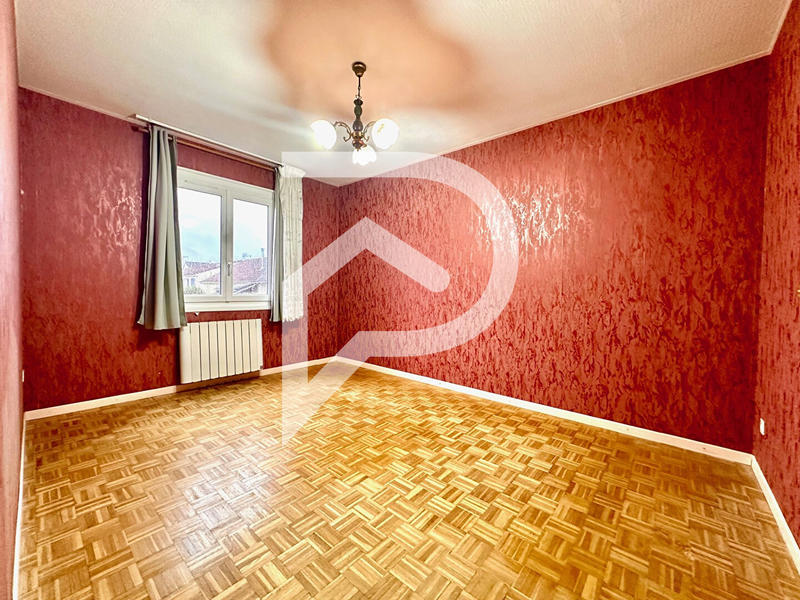 Maison - 92 m² - 5 pièces