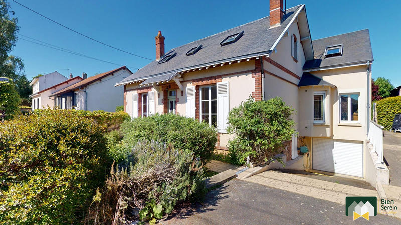 Maison - 180 m² - 8 pièces