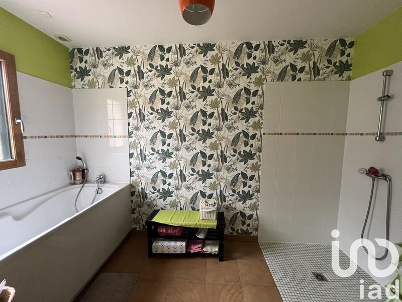 Maison - 237 m² - 8 pièces