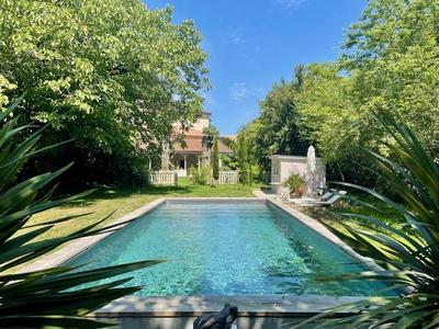 Maison de maîtres - 267 m² - 7 pièces