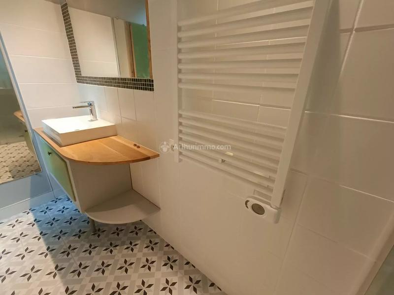 Maison - 225 m² - 9 pièces