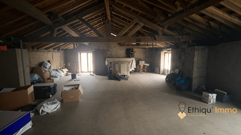 Maison - 208 m² - 9 pièces