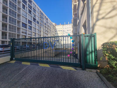 Parking / Garage - 12 m²