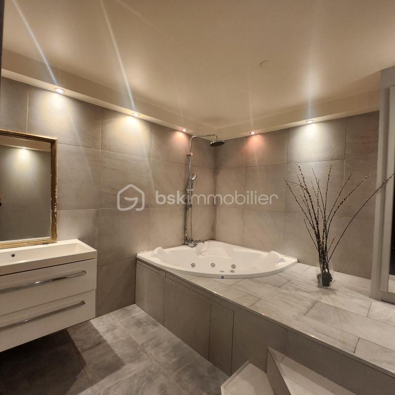 Appartement - 157 m² - 4 pièces