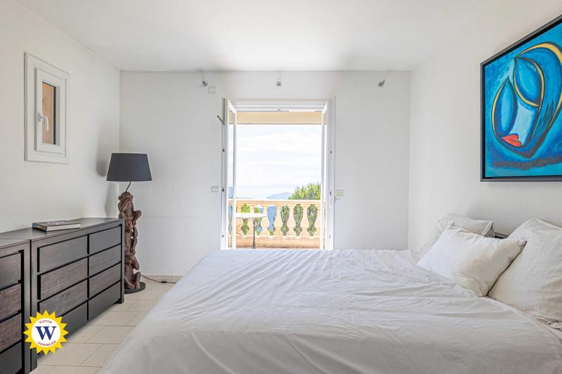 Villa - 220 m² - 6 pièces