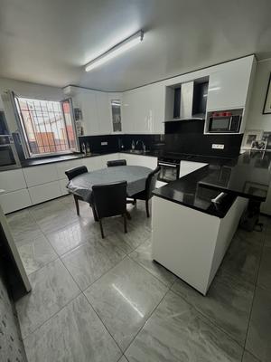 Maison - 160 m² - 6 pièces