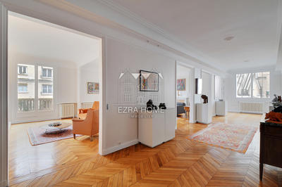 Appartement - 331 m² - 8 pièces