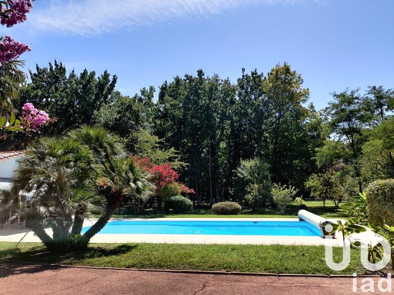 Maison - 214 m² - 8 pièces