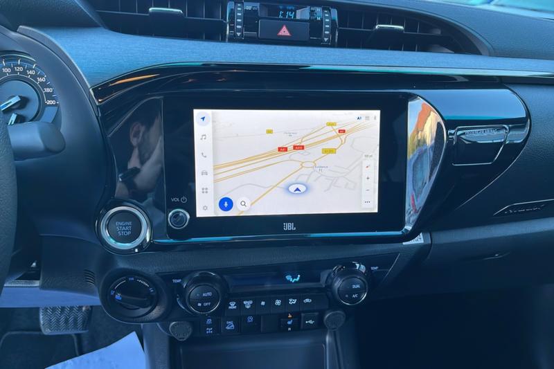 Toyota Hilux 2.8 204 Bva Invincible 4p