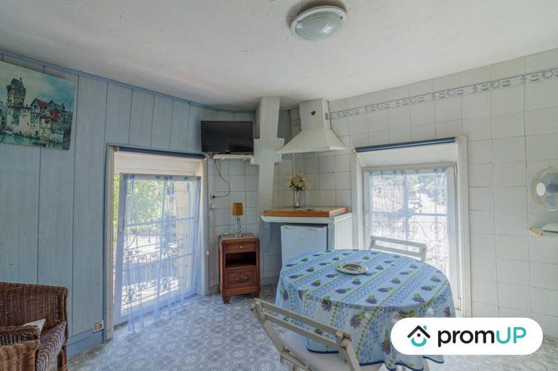 Maison - 370 m² - 12 pièces