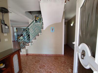 Maison - 270 m² - 10 pièces