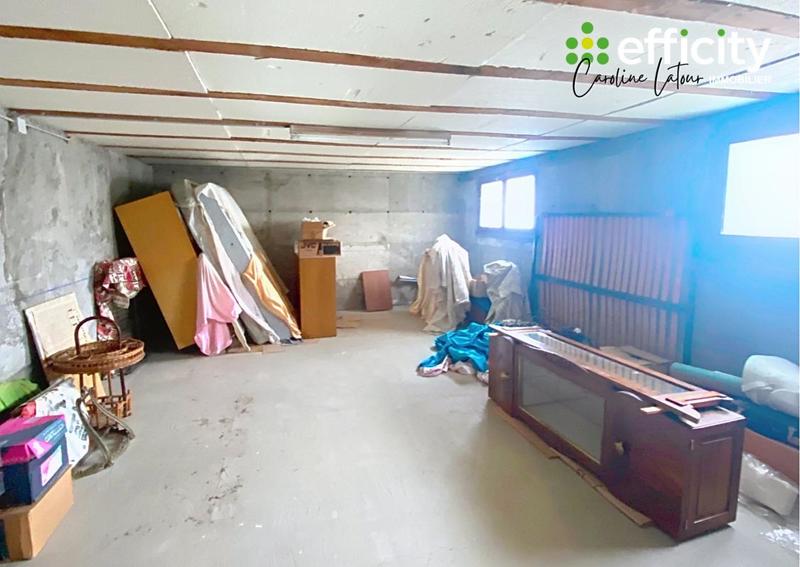 Maison - 310 m² - 6 pièces