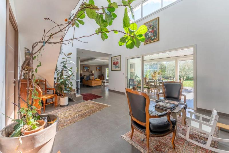 Propriété - 215 m² - 9 pièces