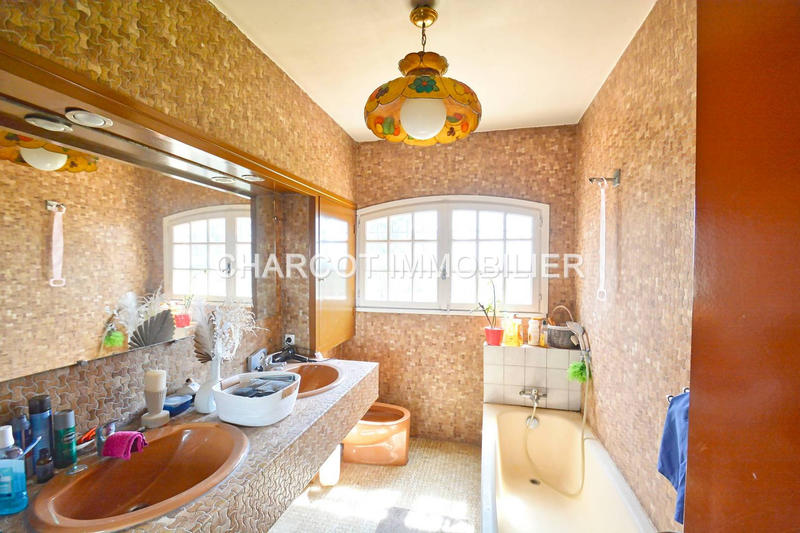 Maison - 281 m² - 6 pièces