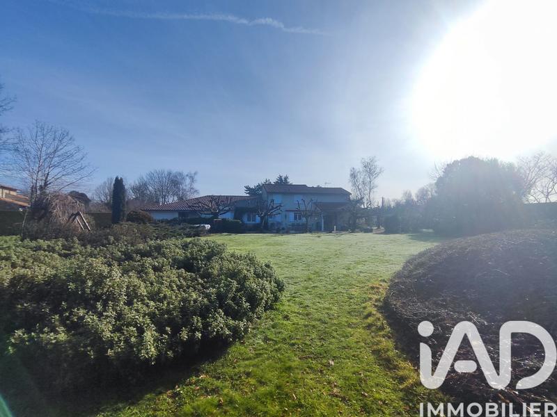 Maison - 265 m² - 6 pièces