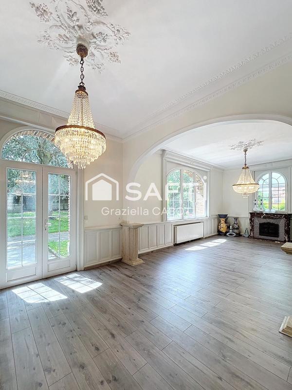 Maison de maîtres - 352 m² - 8 pièces