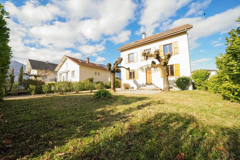 Maison - 226 m² - 8 pièces