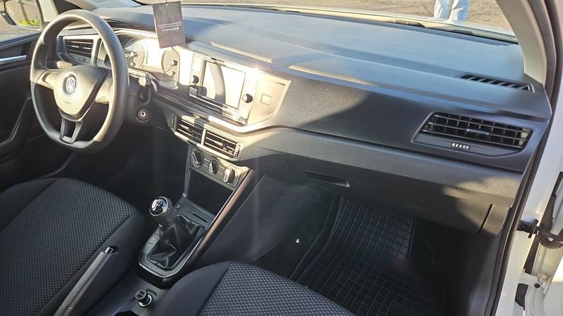 Volkswagen Polo VI 1.0 65 Trendline - 5 places