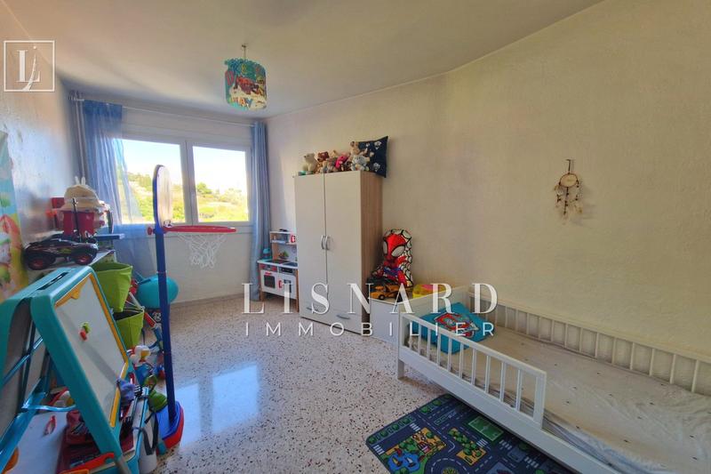 Appartement - 65 m² - 4 pièces