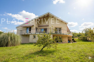 Maison - 200 m² - 8 pièces