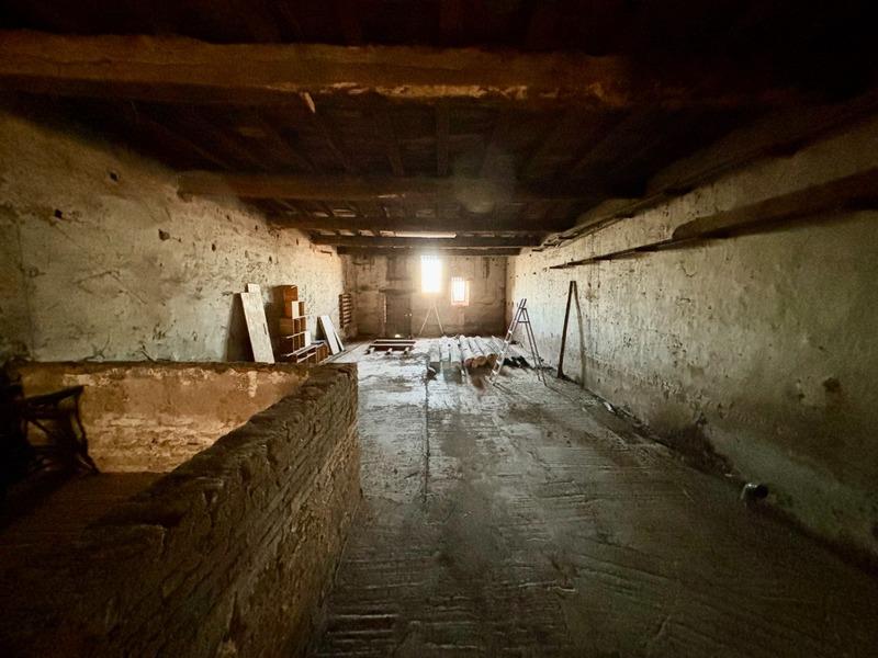 Maison - 390 m² - 2 pièces