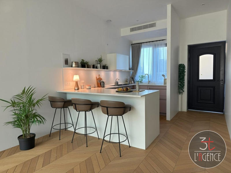 Maison contemporaine - 210 m² - 6 pièces