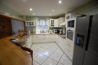 Maison - 285 m² - 6 pièces