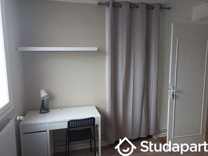 Chambre - 10 m² - 1 pièce