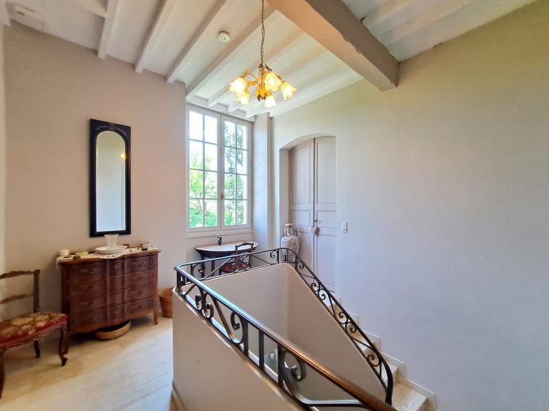 Maison - 285 m² - 6 pièces