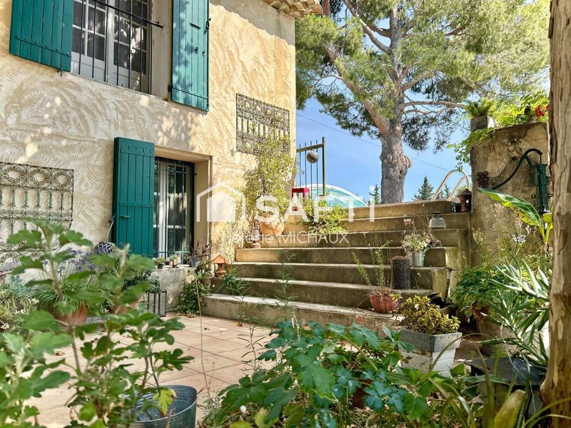 Maison - 219 m² - 8 pièces