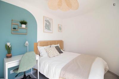 Chambre - 11 m² - 5 pièces