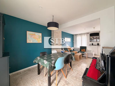 Maison - 99 m² - 5 pièces