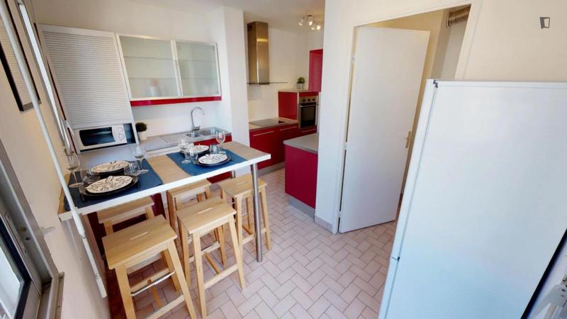 Chambre - 9 m² - 5 pièces