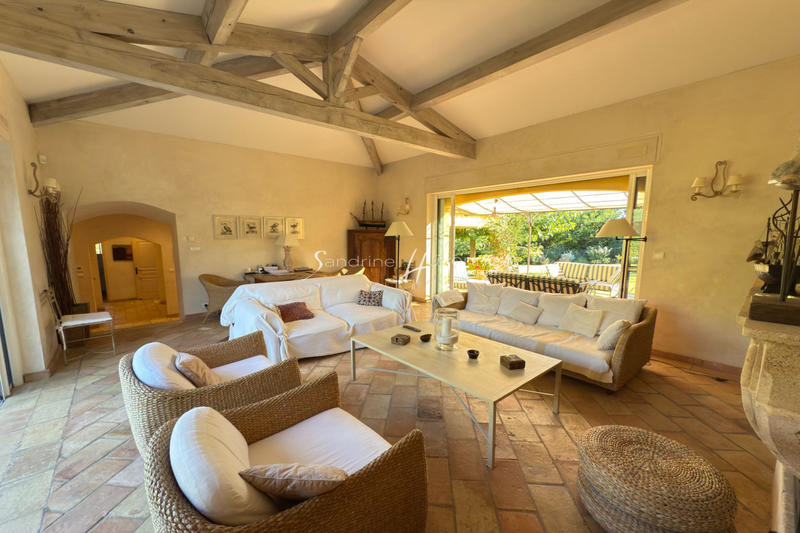 Maison - 280 m² - 7 pièces