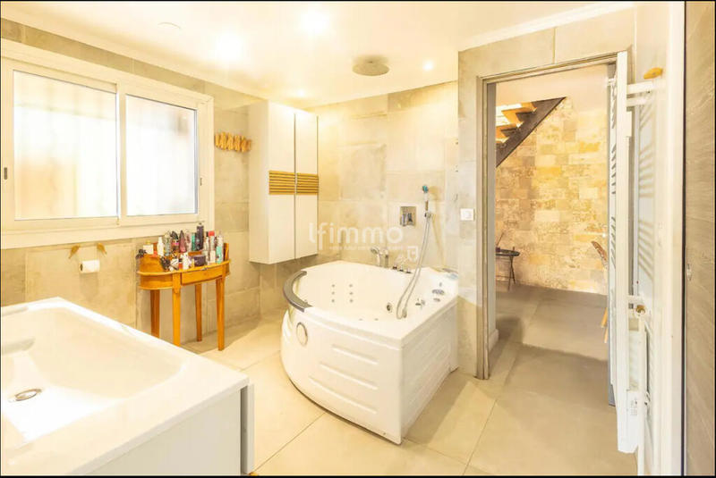 Villa - 227 m² - 7 pièces