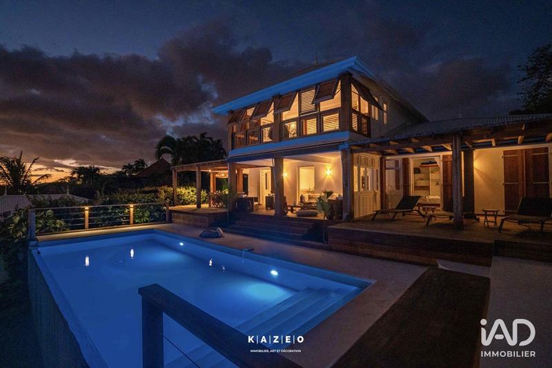 Maison - 200 m² - 7 pièces