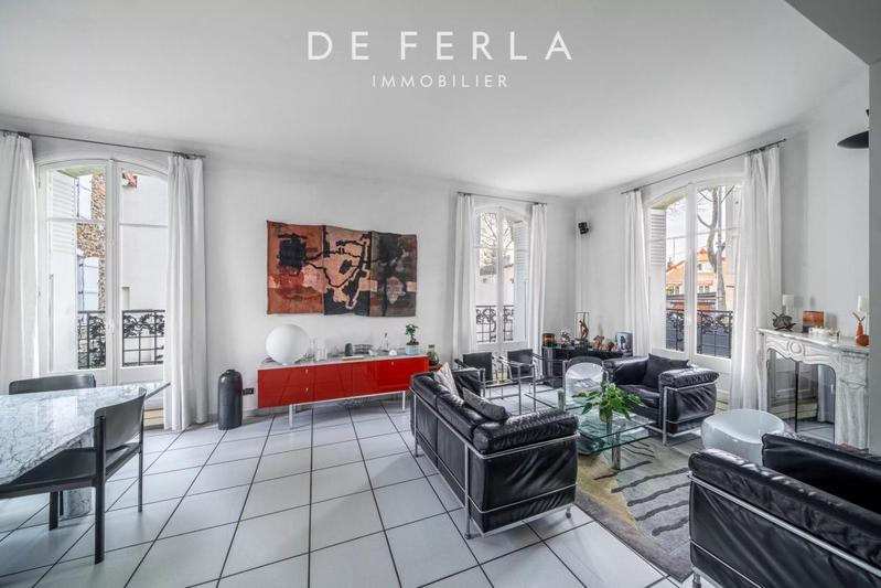 Maison - 200 m² - 8 pièces