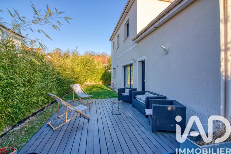 Maison - 250 m² - 7 pièces