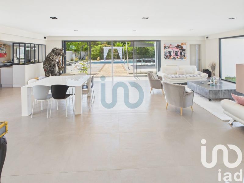 Maison - 187 m² - 7 pièces