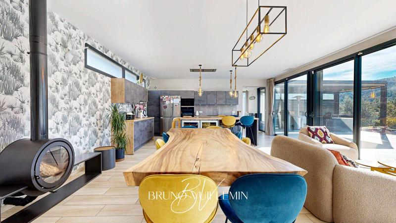 Villa - 219 m² - 7 pièces